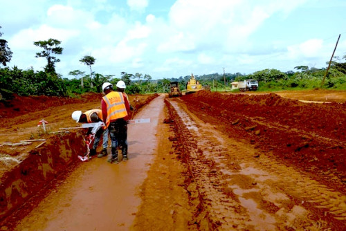 Route Olounou–Oveng–frontière Gabon : le Mintp menace de mettre l'entreprise en demeure face aux retards
