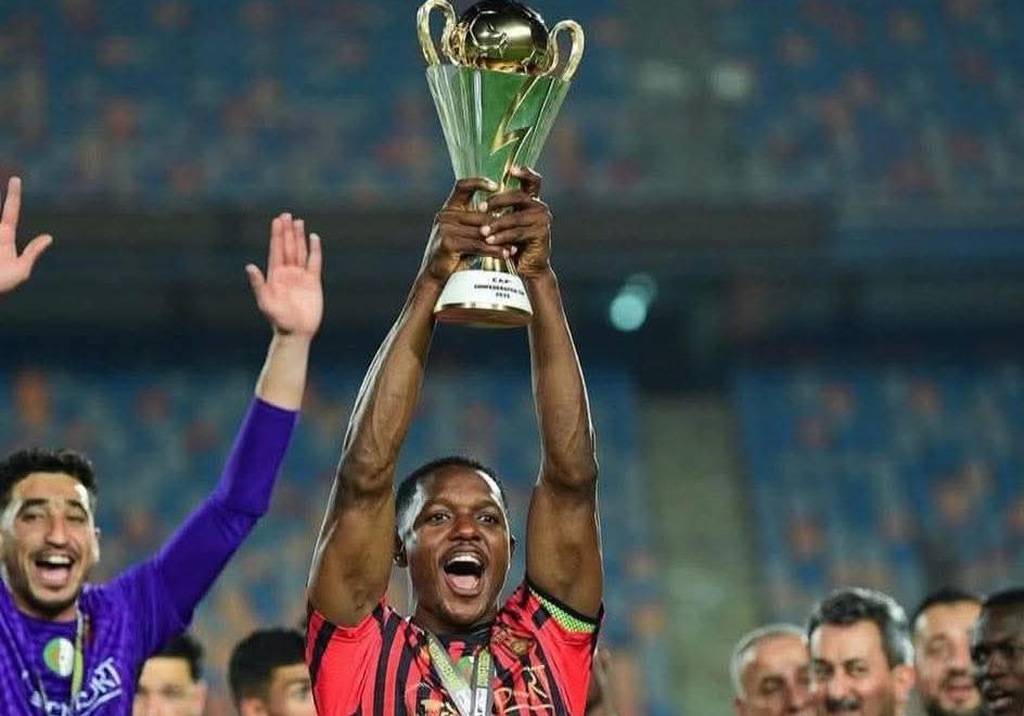 Che Malone et l'USM Alger remportent la Coupe de la Confédération de la CAF après une finale haletante