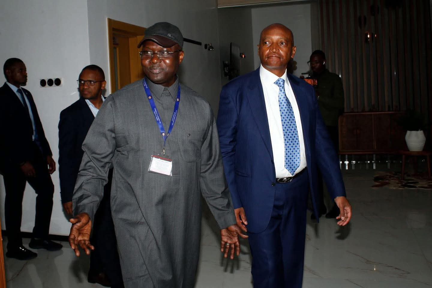CAN 2025 : Patrice Motsepe en mission d'apaisement au Sénégal après le retrait du trophée