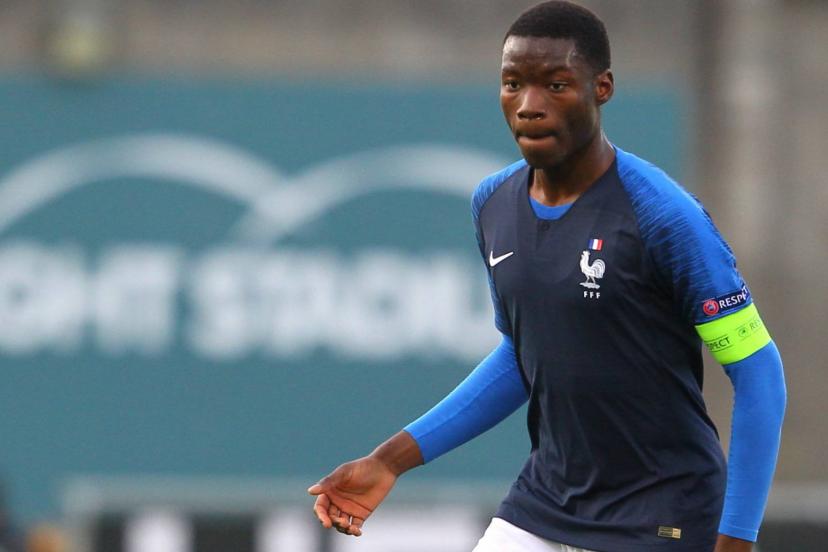 Lucien Agoumé face à un choix crucial : Les Lions Indomptables ou les Bleus ?
