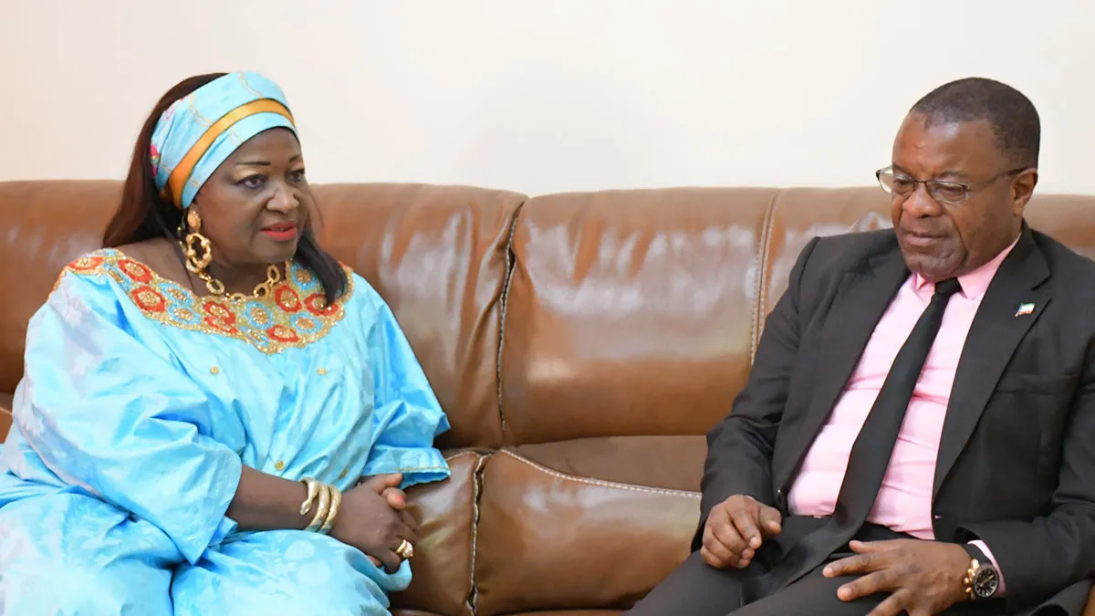 Célestine Ketcha Courtes reçoit l'ambassadeur de Guinée équatoriale pour renforcer la coopération urbaine