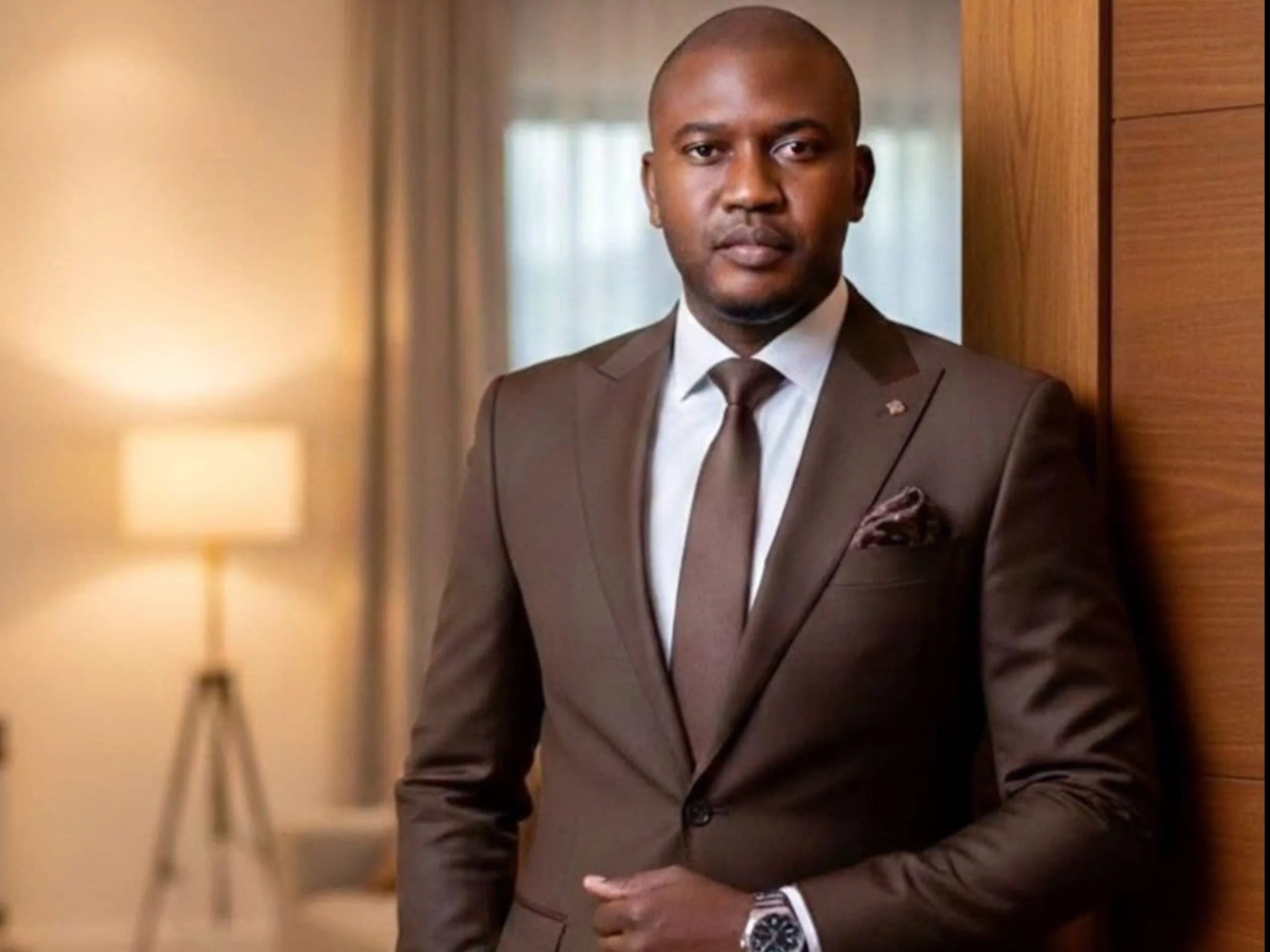 Révélations sur les coulisses de la présidentielle 2025 au Cameroun : le livre de Chris Maneng