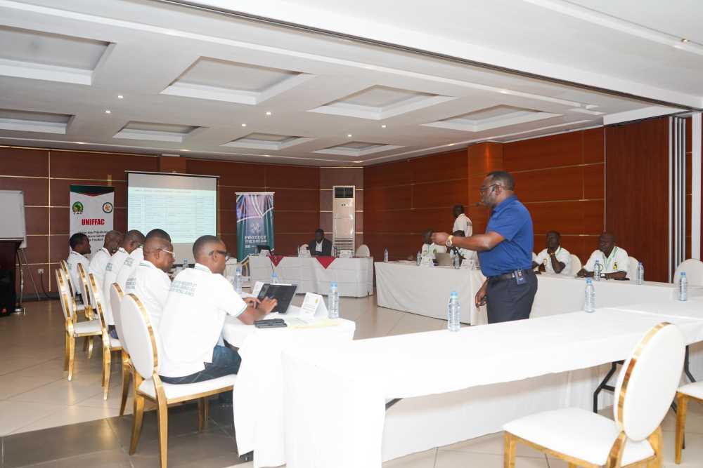 L'UNIFFAC renforce le football des jeunes avec un atelier de formation à Douala