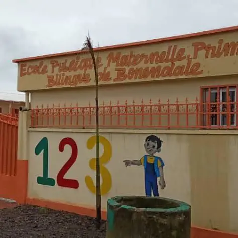 Kylian Mbappé finance la rénovation d'une école publique à Douala, Cameroun