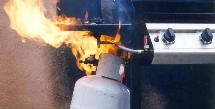 Yaoundé : Un homme grièvement brûlé dans une explosion due à un appel téléphonique près d'une bouteille de gaz