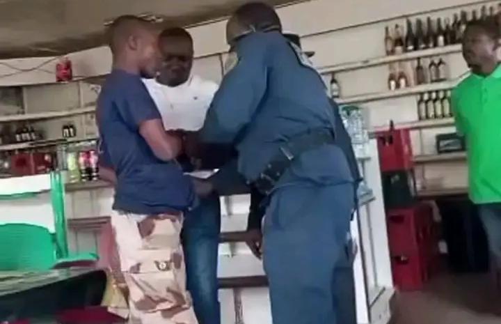 Yaoundé : Un faux militaire arrêté pour extorsion dans le quartier Elig-Edzoa