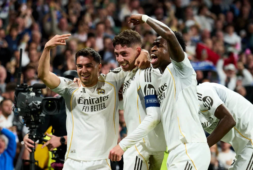 Ligue des Champions : Le Real Madrid domine Manchester City grâce à un triplé de Valverde