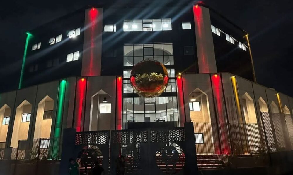 La FECAFOOT inaugure son nouveau siège à Yaoundé, un projet phare de Samuel Eto'o