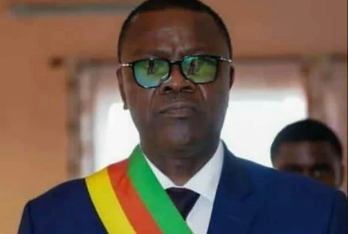 Le maire de Dschang condamné s'exile en France après une affaire d'abus de fonction