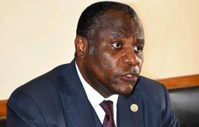 Cameroun : James Mouangue Kobila absent à son procès pour harcèlement sexuel, Judith Nkouete dénonce une stratégie dilatoire