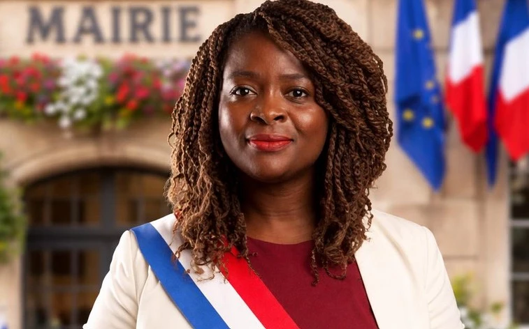 Leslie Djoufack, Camerounaise d'origine, élue maire de Saint-Mammès en France
