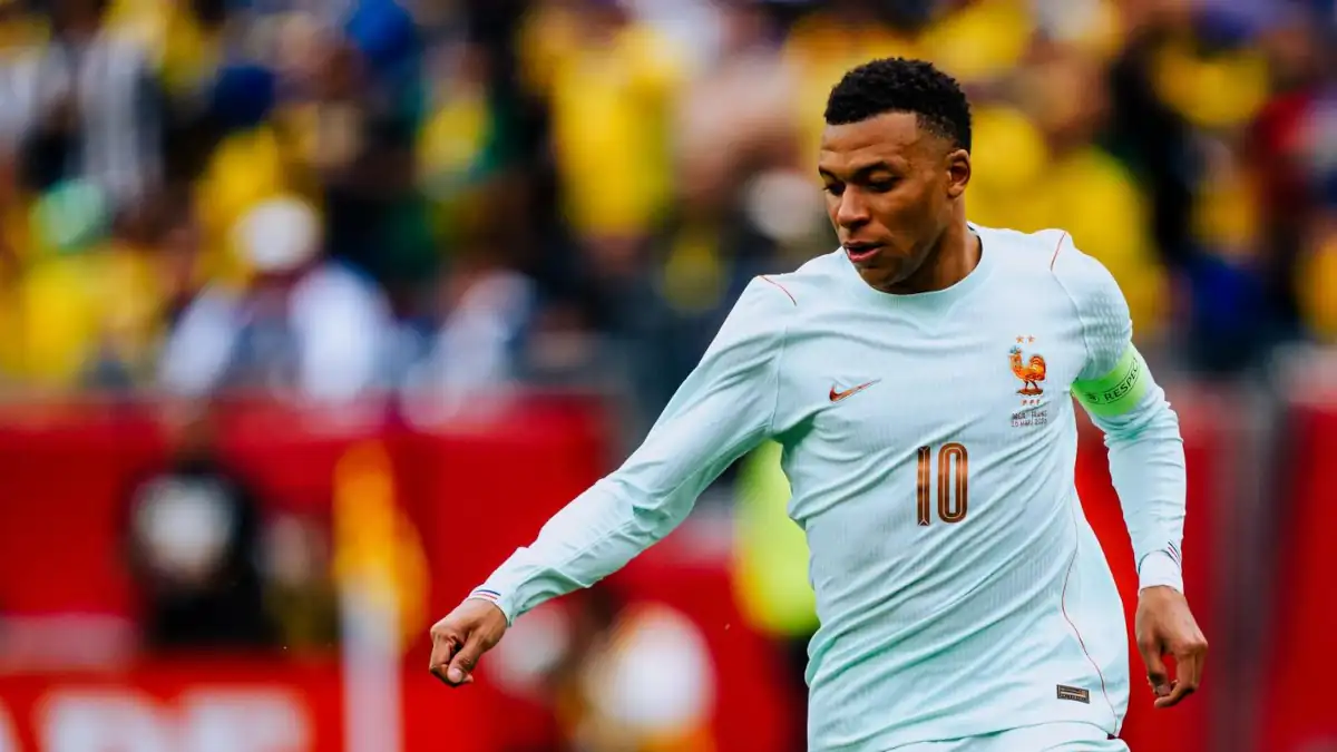 Kylian Mbappé : Entre racines camerounaises et attachement à l'Algérie, le cœur balance