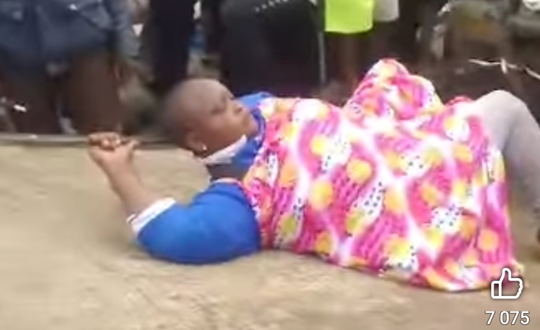 Tension à Douala : Une femme s'oppose à la mise en fourrière de son véhicule à Ndokoti
