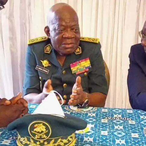 Hommage de Shanda Tonme au Général Camille Nkoa Atenga : Un intellectuel en treillis militaire