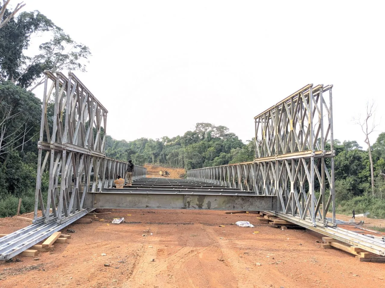 Avancement des travaux du pont sur la rivière Mboro : un projet stratégique en cours