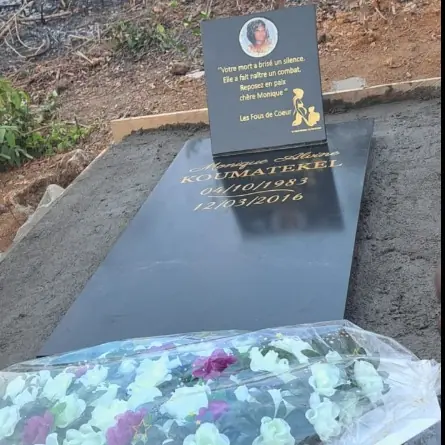 Dix ans après le décès de Monique Koumatekel, des anonymes restaurent sa tombe pour perpétuer sa mémoire