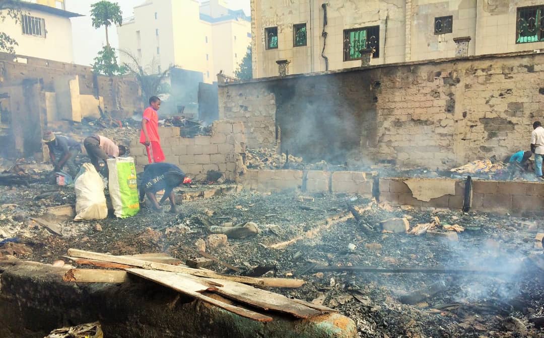 Incendie à Douala : le quartier Newbell ravagé par les flammes